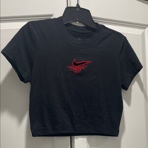 Nike Sportswear Women's Valentines Chill Knit Cut Out Black Crop T-Shirt SZ S